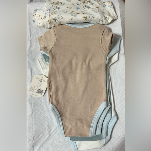 Kyle and Deena 5 piece grow with me onesie set 0-3mth 3-6 mth light blues NWT - Picture 9 of 12